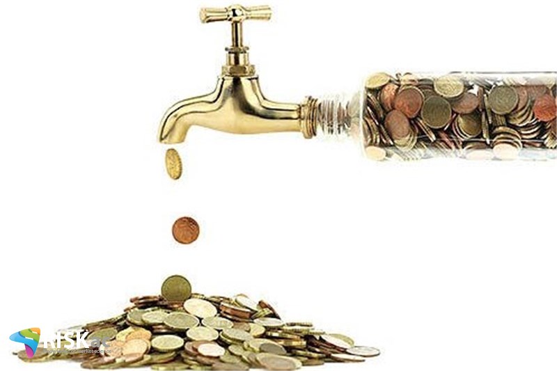سیاست انبساطی پول مازاد تولید می کند