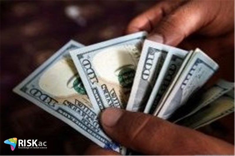 دلار در بازار جهانی پنج بار سقوط کرده است
