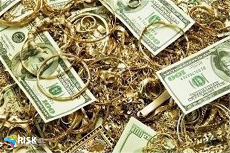 ذخایر دلار و طلا خانگی بیشتر از بانک است