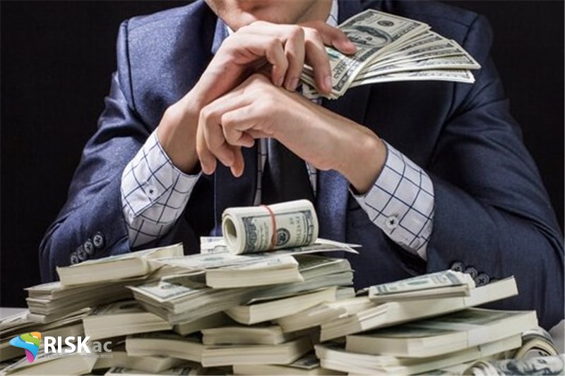 در ایران دو دسته ثروتمند داریم